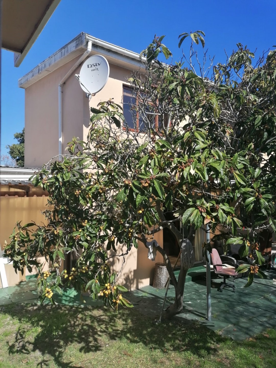6 Bedroom Property for Sale in Rondebosch East Western Cape